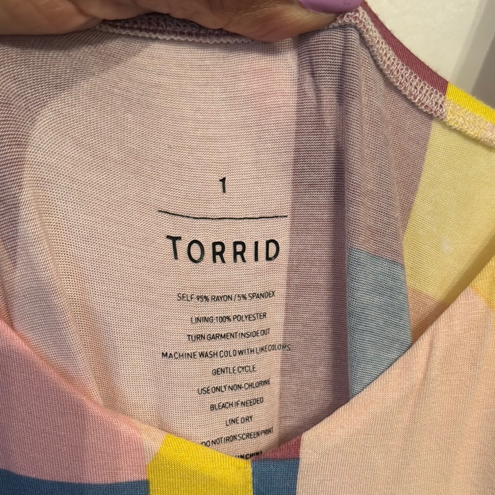 Torrid Geometric Sumer Soft Maxi Size 1 - Picture 7 of 7